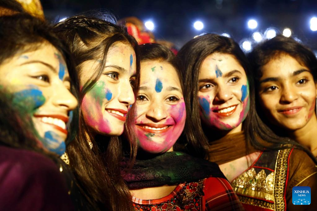 Holi festival of colours celebrated across India-Xinhua