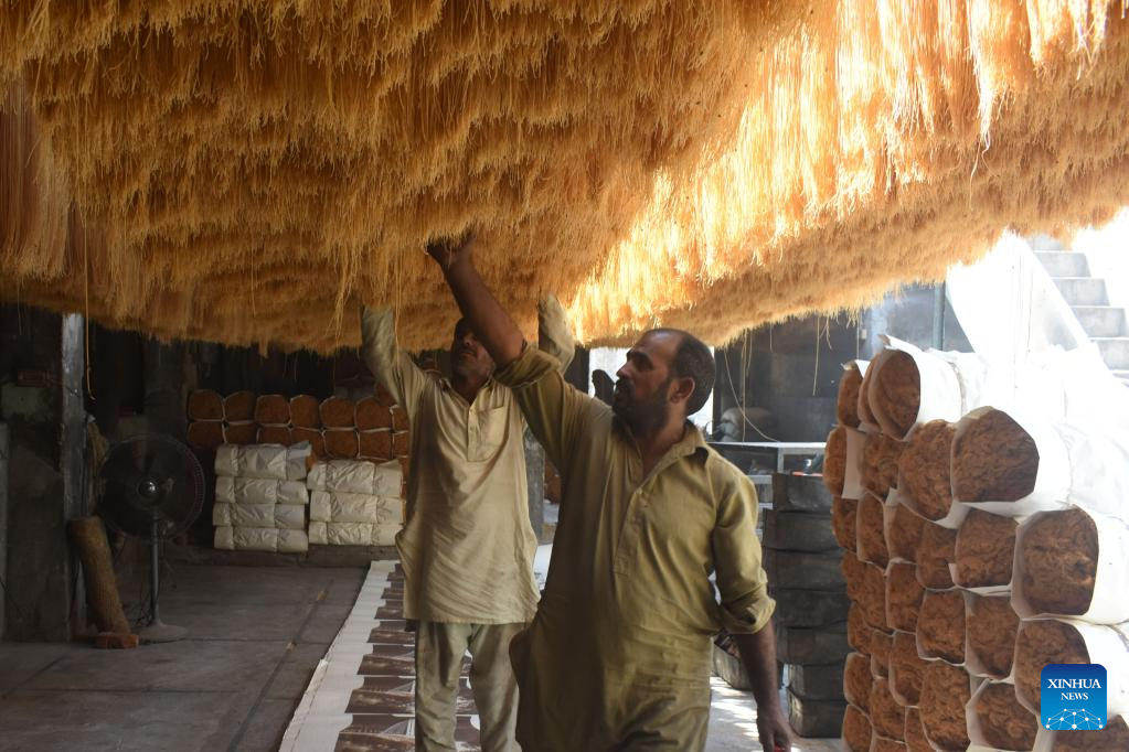 In pics dried noodle factory in Lahore, PakistanXinhua