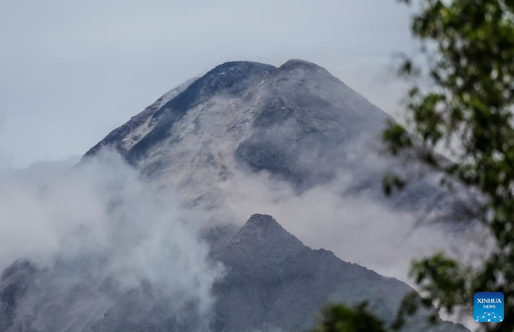 Philippines' Most Active Volcano Eruption May Last For Months ...