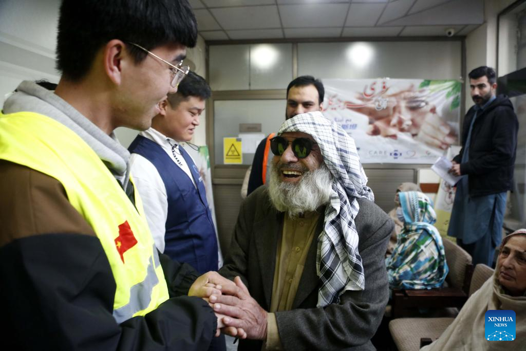 Feature: Chinese charity groups facilitate free eye treatment in ...