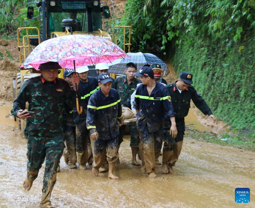 9 người thiệt mạng trong vụ lở đất ở vùng núi Tân Hoa Xã phía bắc Việt Nam