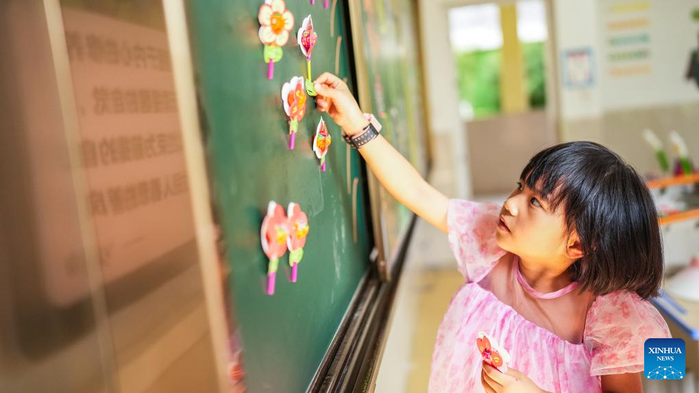 Schools across China host activities to mark start of new semester-Xinhua