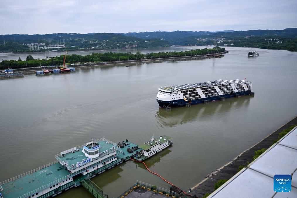 China starts mega waterway project on world's third-longest river-Xinhua