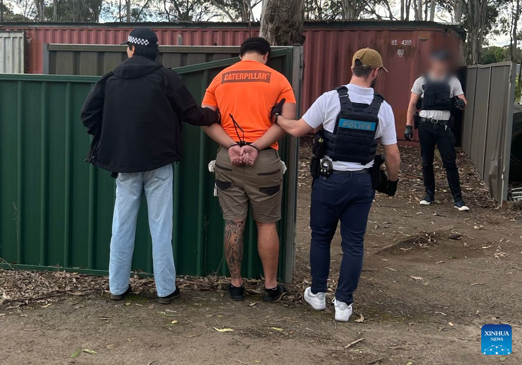 Australian police seize record 2.7 tonnes of cocaine from Sydney ...