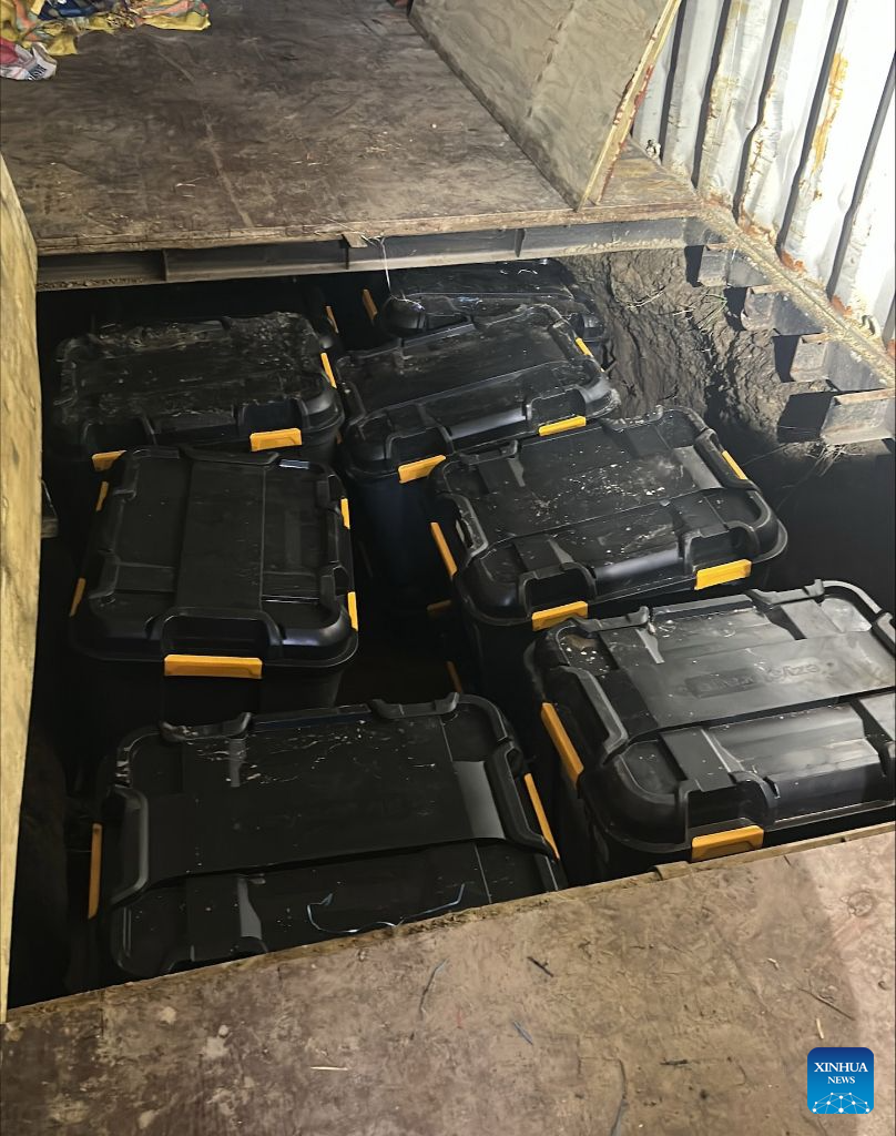 Australian police seize record 2.7 tonnes of cocaine from Sydney ...