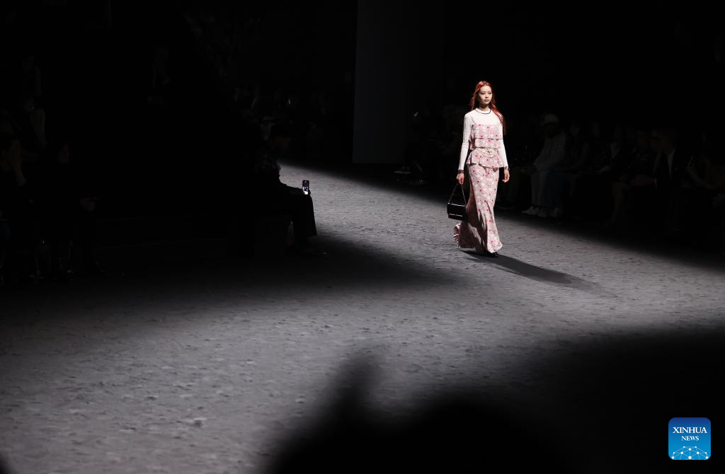 Paris Fashion Week: Chanel Fall/Winter 2023/2024 pret-a-porter