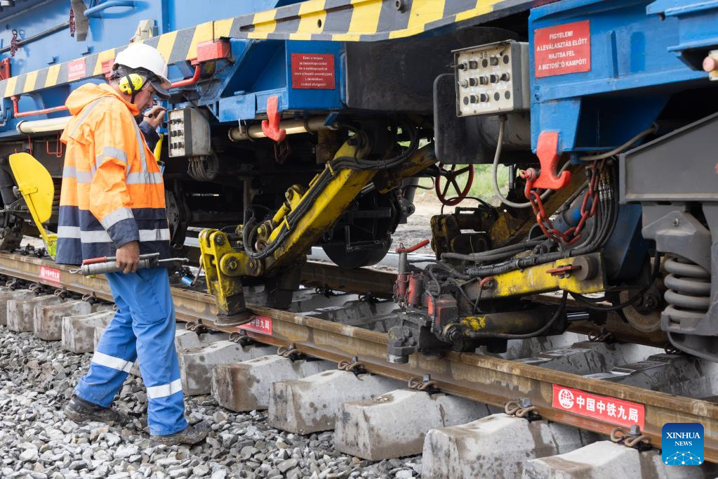 Track laying starts on Chinesebuilt Hungarian section of Budapest