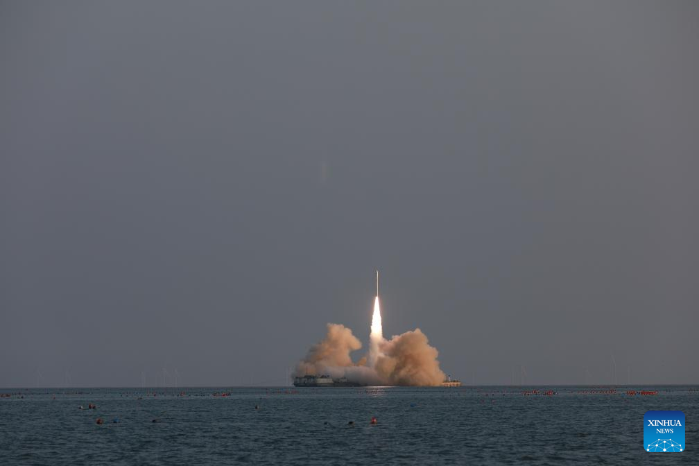 China's commercial rocket launches 4 satellites from sea-Xinhua