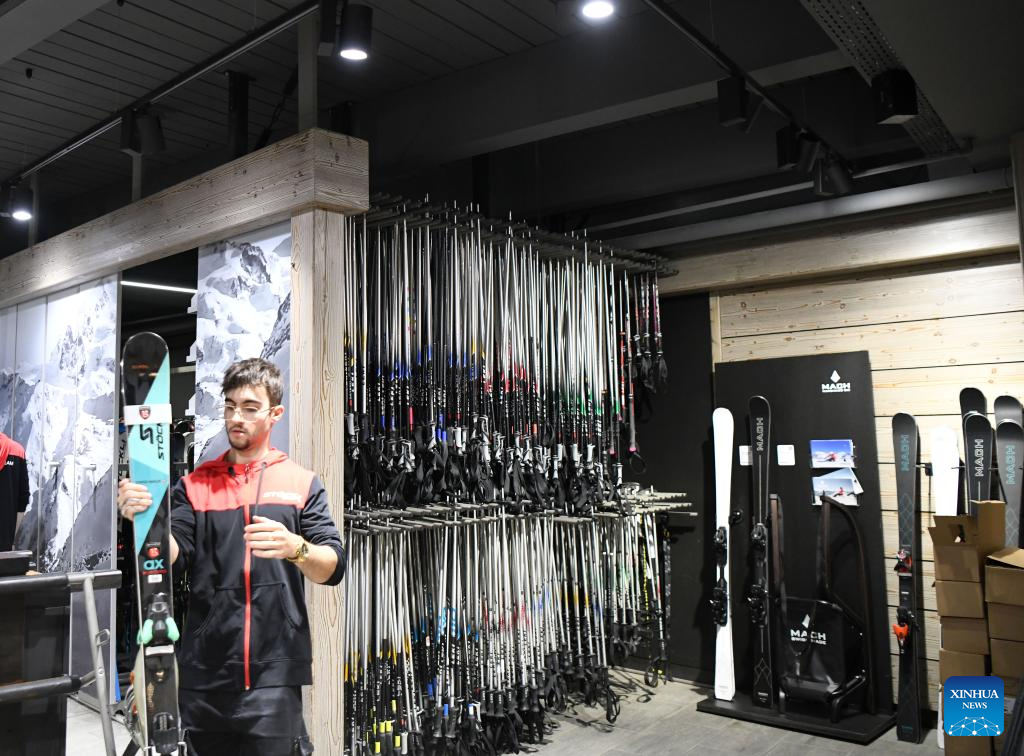 Zermatt in Switzerland sees masses of ski enthusiastsXinhua