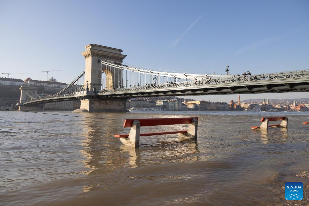 Danube River water level rises in BudapestXinhua