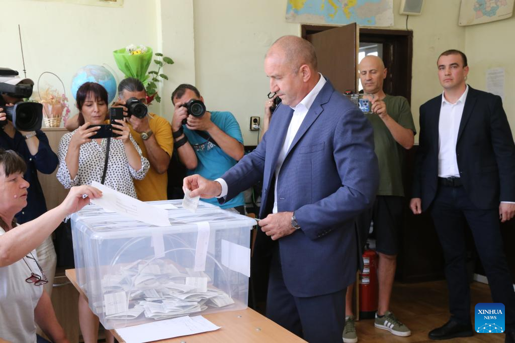 Bulgarians Vote In Elections For National Assembly, European Parliament ...