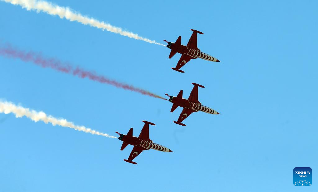 Air show performed during Türkiye’s aerospace and technology festival