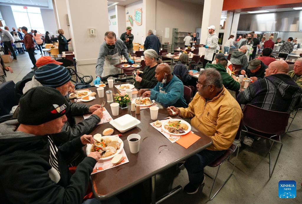 Free Thanksgiving Meals Served In Vancouver-Xinhua