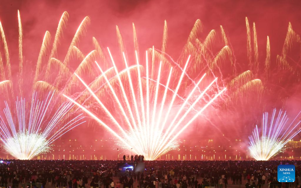 People watch fireworks show to greet Spring Festival in Xi'an, China's ...