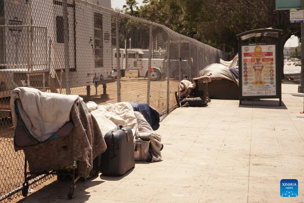 California governor orders state officials to remove homeless