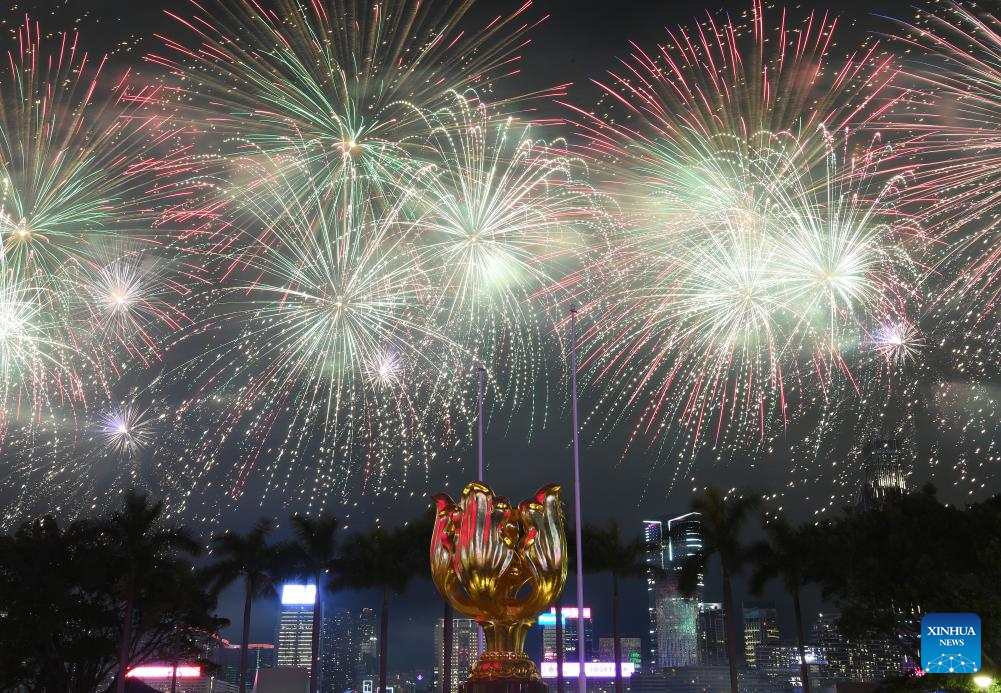Fireworks set off to celebrate Spring Festival in Hong Kong-Xinhua